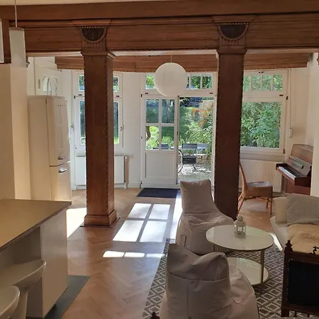 Апартаменты Gruene Wohlfuehloase In Einer Stadtvilla Галль