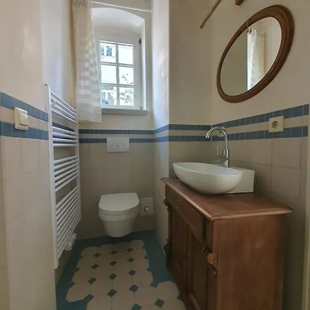 Апартаменты Gruene Wohlfuehloase In Einer Stadtvilla Галль